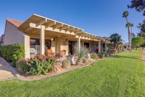 Apartment (2 Bedrooms) | Front of property