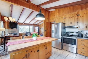 House (3 Bedrooms) | Interior
