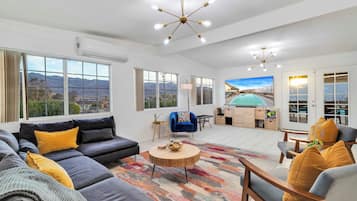 House (3 Bedrooms) | Front of property