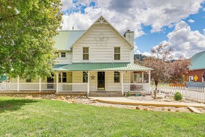 House (4 Bedrooms) | Front of property