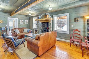 House (4 Bedrooms) | Interior - Historic 'mcbride House' in Garden Valley Mtns! (Garden Valley)