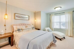 Interior - Lakefront Home w/ Private Dock in Grove (Grove)