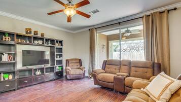 House (3 Bedrooms) | Front of property