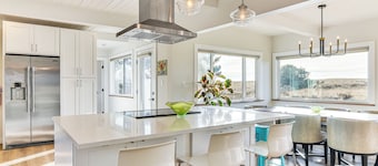 3-acre Oceanfront Home: Game Room & Fire Pit!
