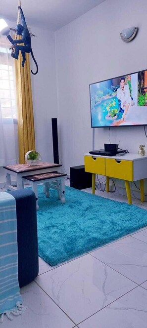 Televisor intel·ligent de 24 polzades amb canals digitals 