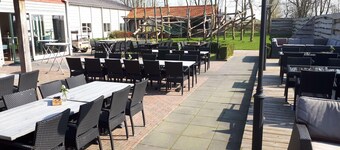 PolderZicht: Spacious Group Hotel with Luxury Rooms and Private Facilities