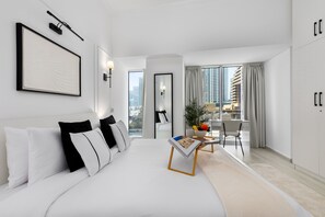 Apartment | 1 bedroom - Sleek Stay in Dubai Marina s Famous Twisting Tower (Dubai)