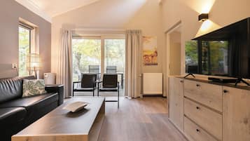 Bungalow (Comfort Sauna 6C) | Living room | TV