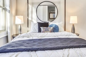 5 bedrooms, iron/ironing board, free WiFi, bed sheets