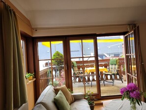 TV, DVD-spiller og bøker