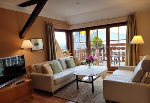 Fernseher, DVD-Player, Bücher