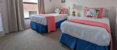 2 chambres, fer et planche à repasser, Wi-Fi gratuit, draps fournis