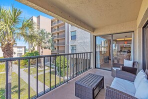 Property grounds - Near Beach! Floridays at Sea Club #18-Garden view, great amenities (Indian Shores)