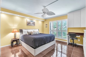 2 bedrooms, desk, iron/ironing board, free WiFi - Our Sunrise Nest,SeaClub #29~Large balcony w/ awesome water view (Indian Shores)