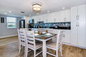 Dining - Dolphin's Lookout at Sea Club #32-Awesome water view, pool,fishing, near beach! (Indian Shores)