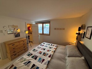 4 bedrooms, WiFi, bed sheets
