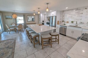 Fridge, microwave, oven, stovetop - Seaside Serenity, SeaClub #39~Updated, Pool,Fishing (Indian Shores)