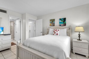 1 bedroom, iron/ironing board, free WiFi, bed sheets - Isle Be Back,SeaClub #402~Water View, Pool,Fishing (Indian Shores)