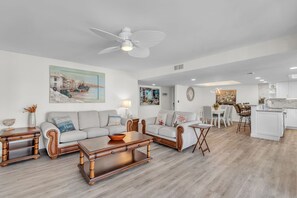 Smart TV - Coastal Gem,SeaClub #46~Gorgeous & Updated, Pool! (Indian Shores)