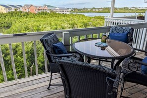Outdoor dining - Intracoastal 205~Updated PET Friendly unit w/ water views & great amenities (Indian Shores)