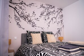 2 chambres, fer et planche à repasser, lit parapluie, Wi-Fi gratuit