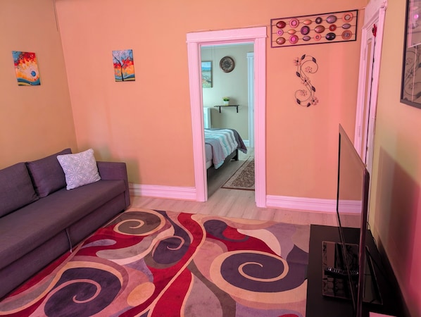 2 bedrooms, iron/ironing board, WiFi, bed sheets