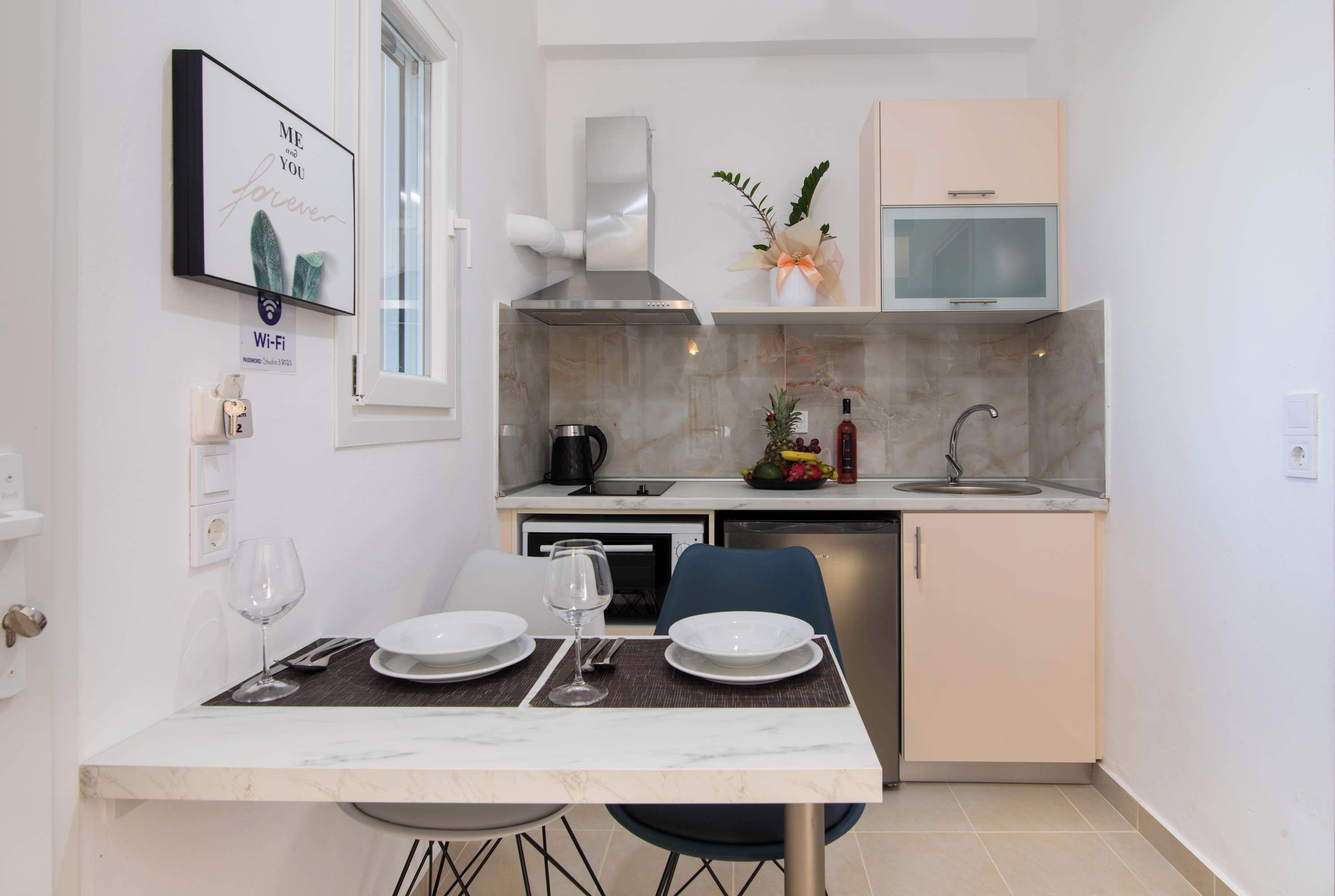 Frigorifero, forno, piano cottura, tostapane