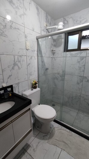 Toallas y papel de baño 