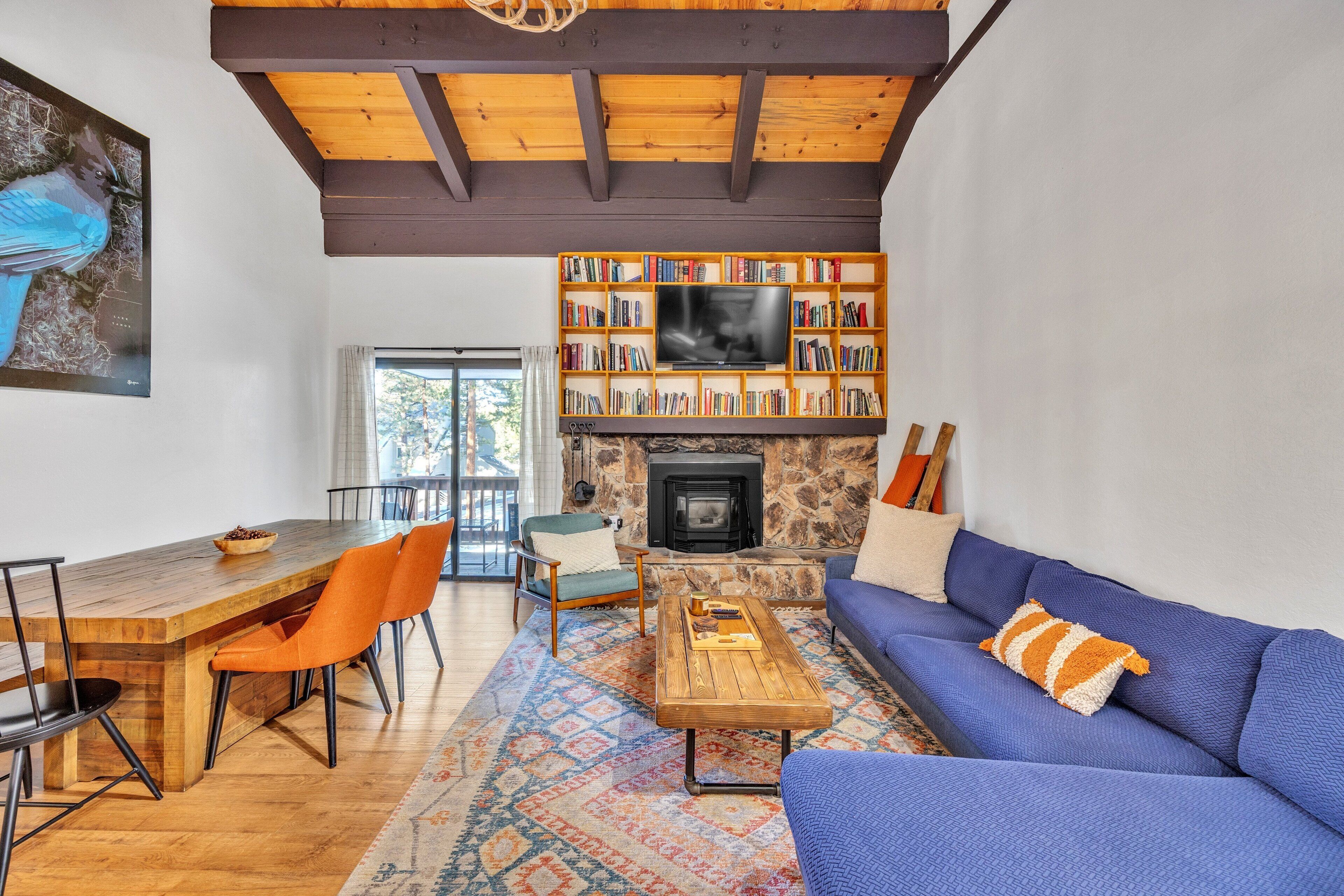 Condo, 2 Bedrooms | Living area | Smart TV, streaming services