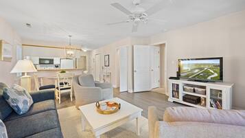 Kondominium, 2 kamar tidur | Area keluarga | Smart TV