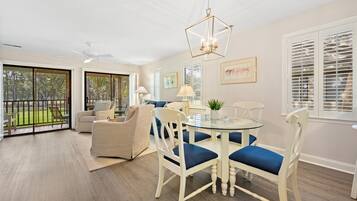 Condo, 2 Bedrooms | Interior