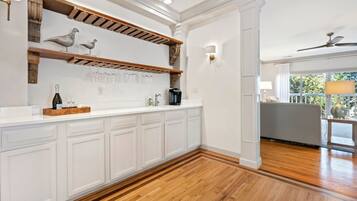 Condo, 3 Bedrooms | Interior