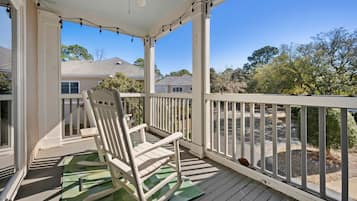 Condo, 3 Bedrooms | Property grounds