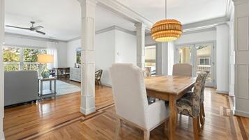 Condo, 3 Bedrooms | Dining