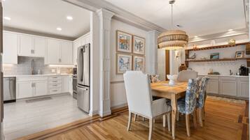 Condo, 3 Bedrooms | Dining