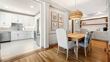 Condo, 3 Bedrooms | Dining