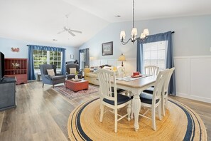 公寓客房, 3 間臥室 | 用餐區