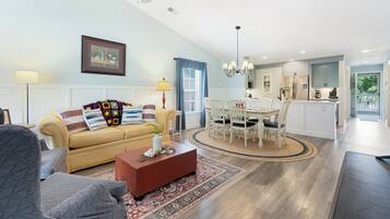 Kondominium, 3 kamar tidur | Area keluarga | Smart TV