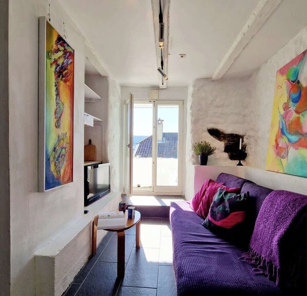 Fernseher, Kamin, Arbeitsbereiche