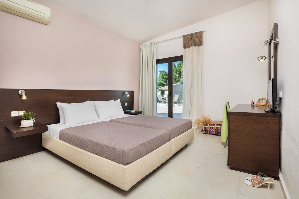 Standard Double Room | 1 bedroom, free WiFi, bed sheets