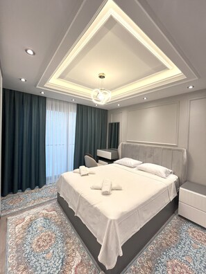 3 chambres, fer et planche à repasser, Wi-Fi, draps fournis