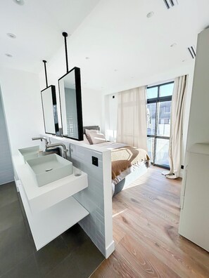 5 bedrooms, iron/ironing board, WiFi, bed sheets - Le Seize - Architect-designed house - Trouville (Trouville-sur-Mer)