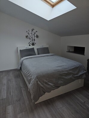 3 bedrooms, WiFi, bed sheets