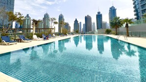 House - 1BR Apt in Prime Location w Marina View Balcony (Dubai)