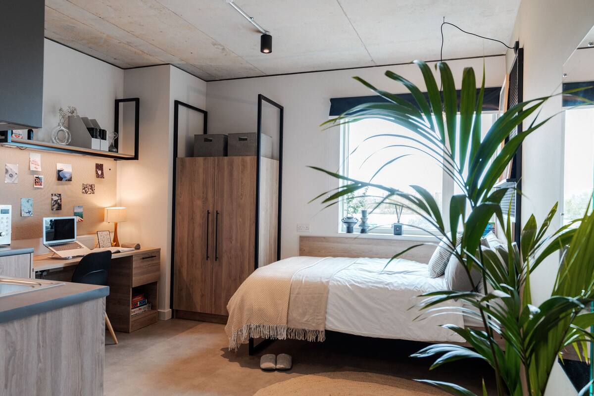 Studio, Non Smoking | 1 bedroom, blackout drapes, iron/ironing board, free WiFi