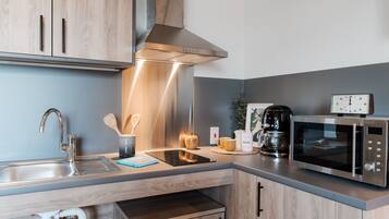 Studio, Non Smoking | Private kitchen