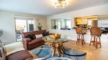 Family Villa, Canal View | Living area