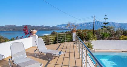 Villa Oasis in Nikiana - Sleep 6 - Pool - Hot Tub