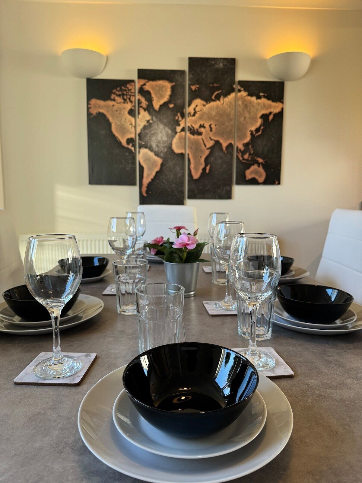 Dining / Restaurant