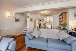TV, fireplace - 2 Bed in Brixham (oc-p30779) (Brixham)